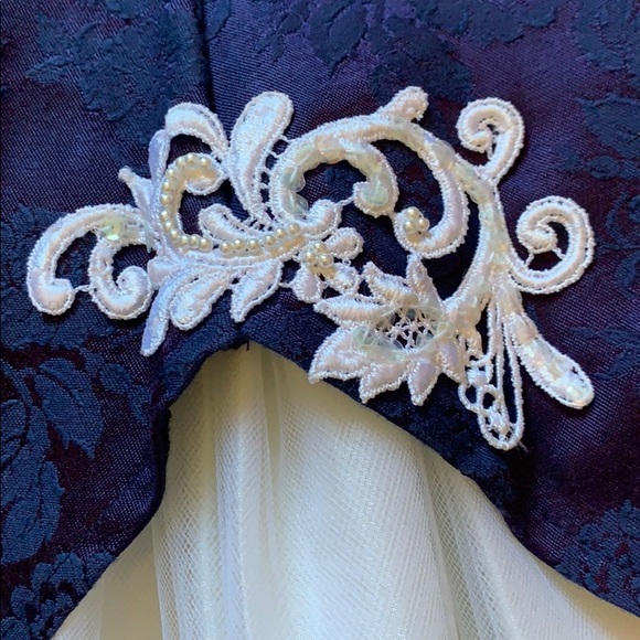 Dress - Picture 2 of 6